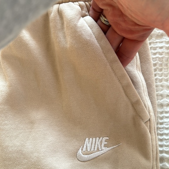 Nike Sweats - Picture 4 of 6